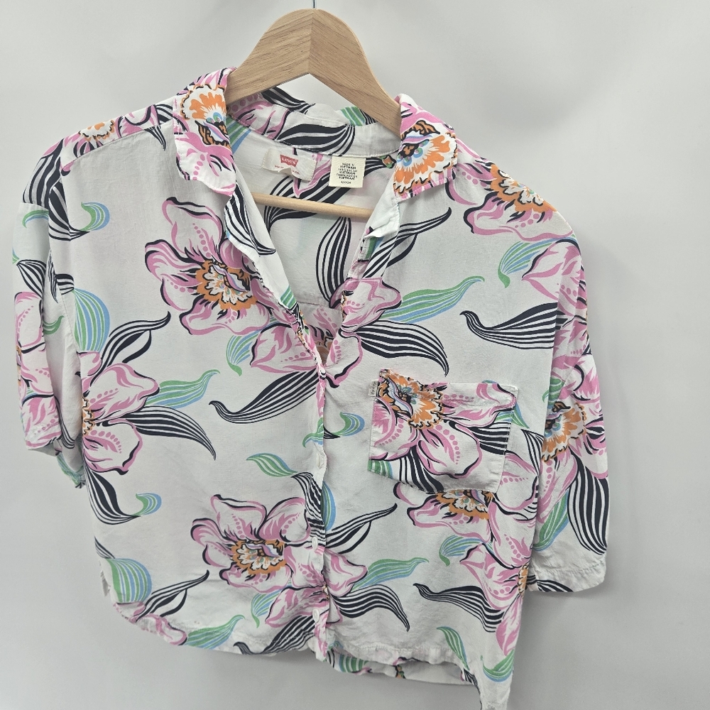 Levi's White Floral Cropped Button Down Size Small